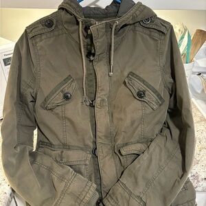 TNA size Medium army green